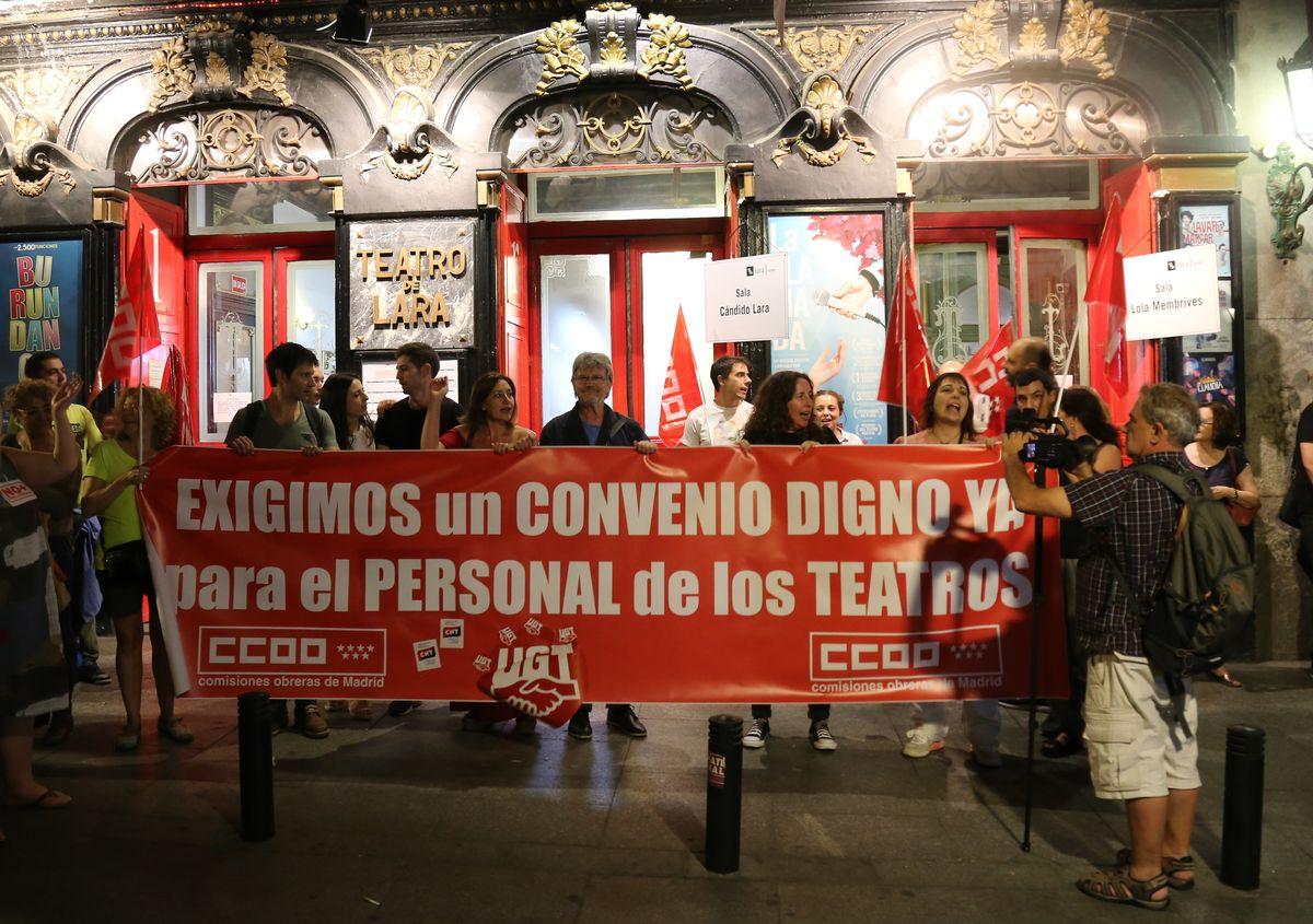 Concentración por un convenio para el personal de teatros de la Comunidad de Madrid (archivo)
