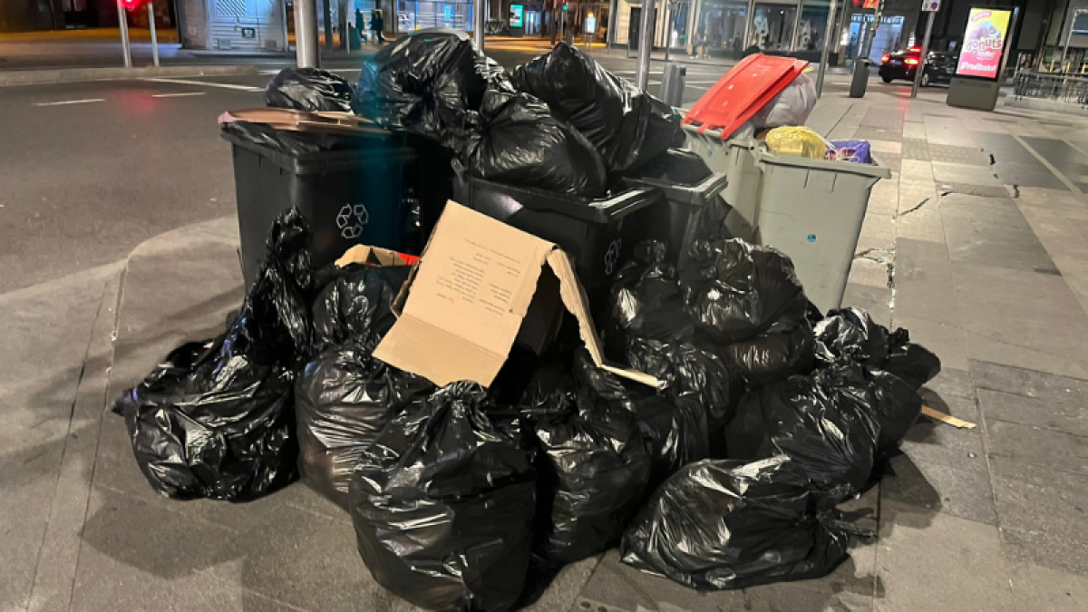 Caos en las calles Madrid por la ausencia de recogida de basura