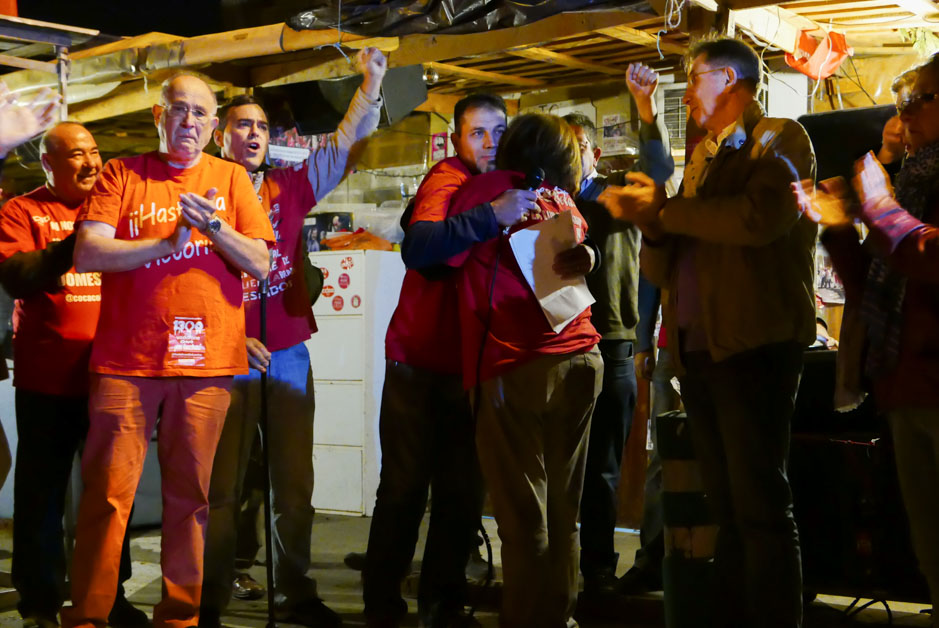 Los trabajadores de Coca Cola entran a trabajar en la fábrica tras más de un año de lucha