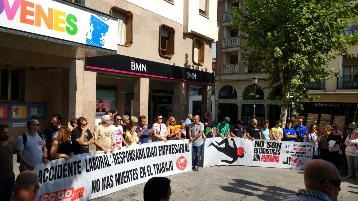 Concentración en Leganes en solidadridad familia trabajador fallecido en accidente laboral