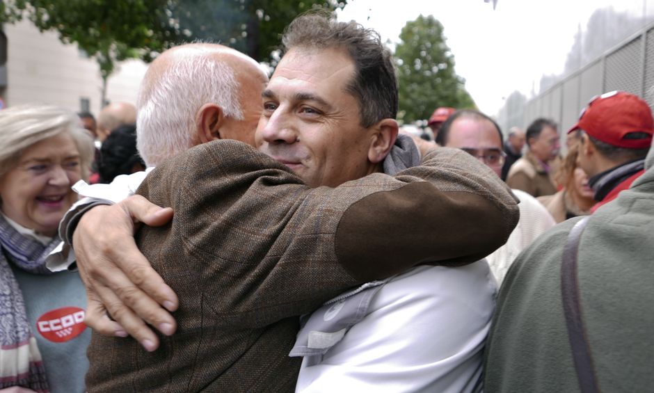 Concentración de apoyo a Juan Carlos Asenjo en los Juzgados de Fuenlabrada