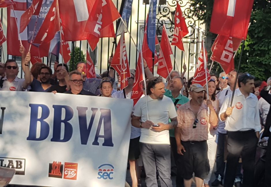 Movilizaciones por la readmisión de 14 despedidos en el BBVA