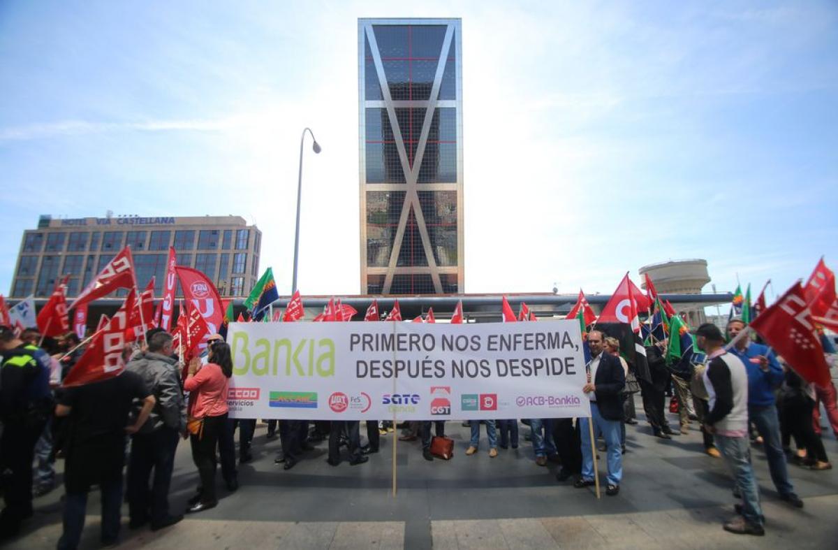 Bankia despide “salvajemente” a las personas con baja médica