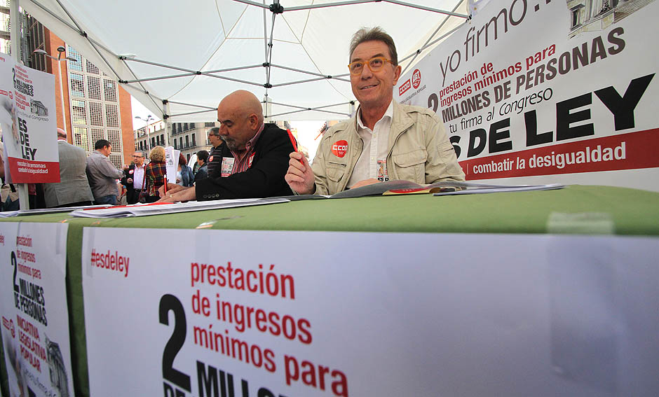 Inicio de recogida de firmas ILP Renta Mínima #EsDeLey