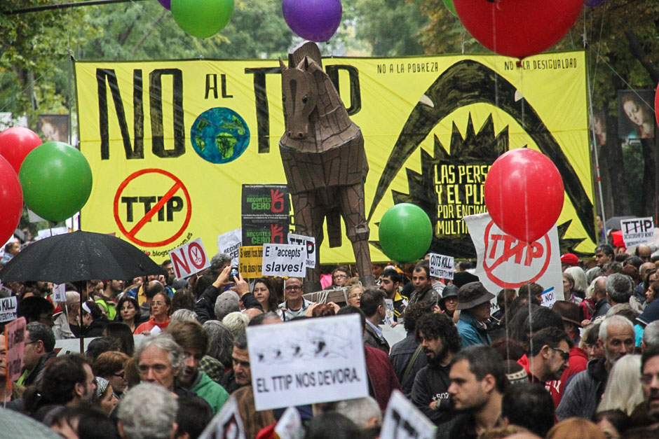 Manifestación contra la pobreza y el TTIP en Madrid, 17 octubre 2015