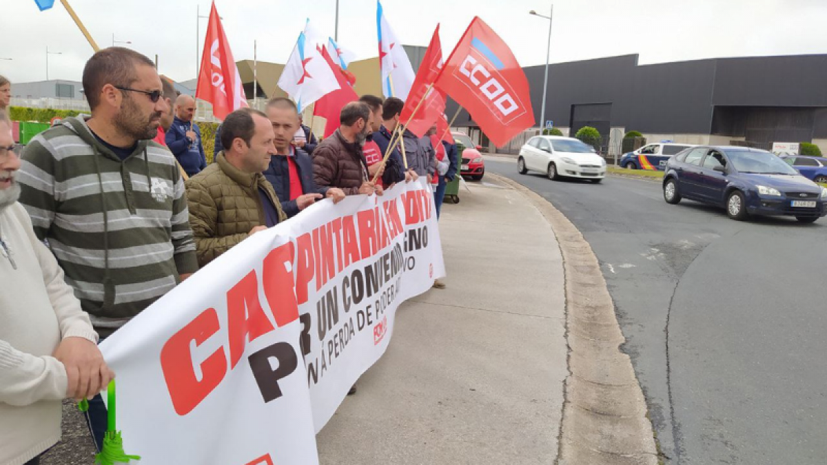 Cuarta concentración de trabajadores y trabajadoras de la Carpintería y Ebanistería de A Coruña 08/06/2022