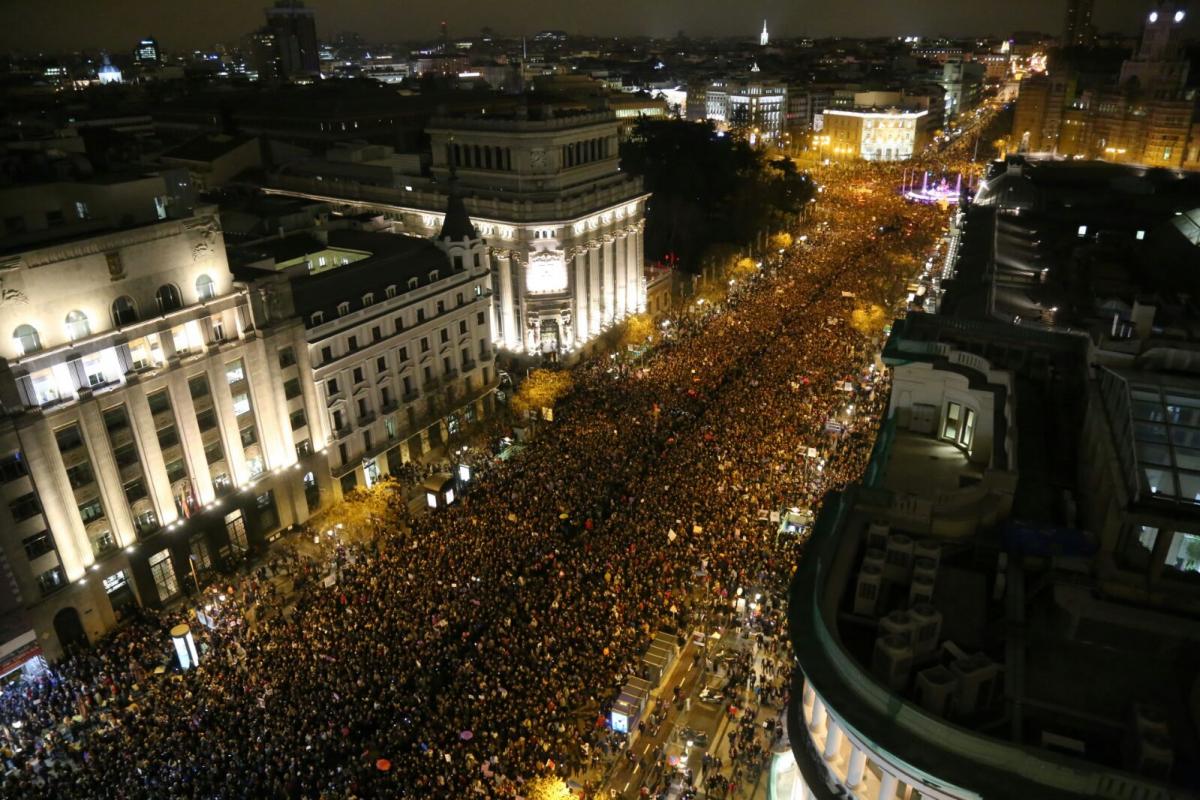 Una manifestación histórica para una huelga histórica