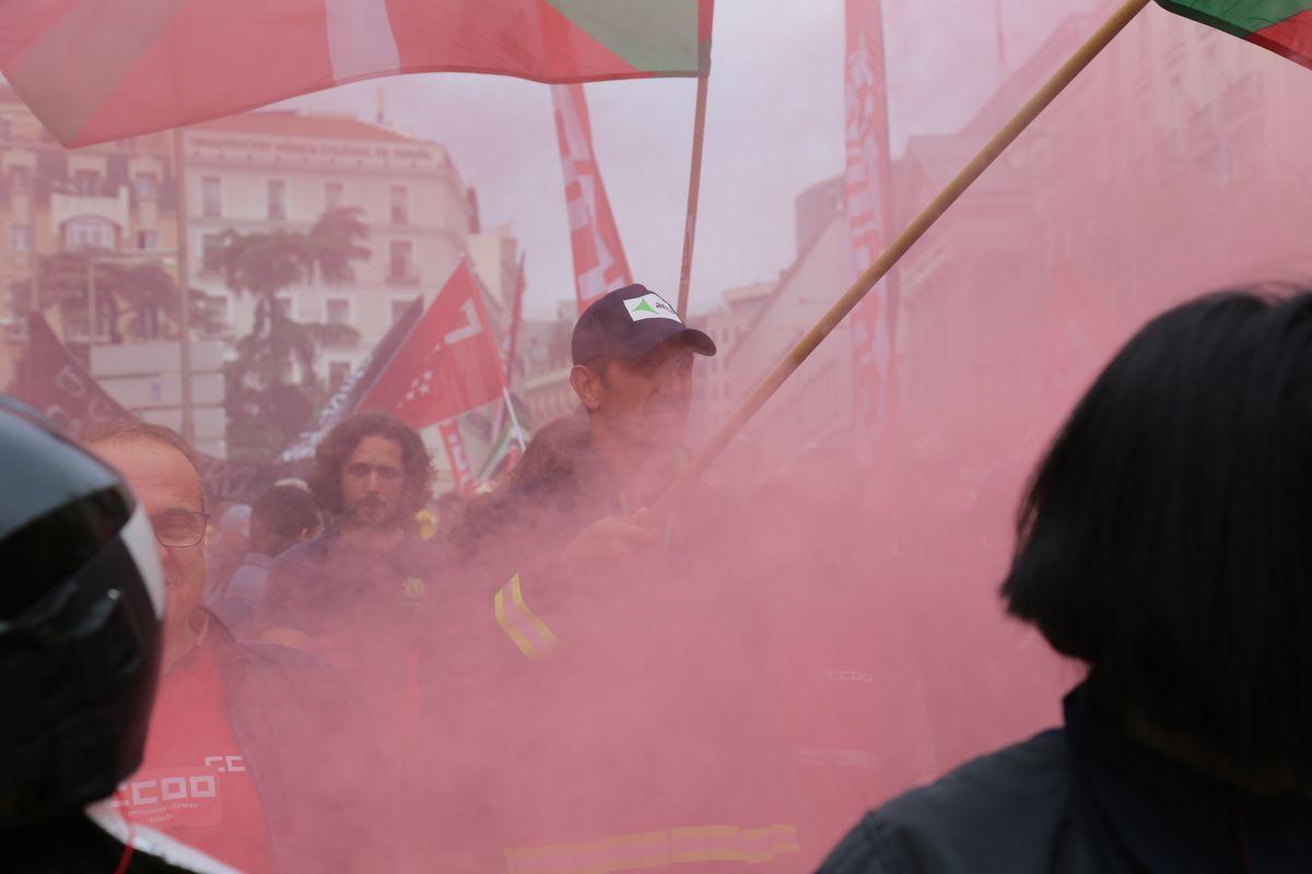 Manifestación en Madrid por una regulación estatal consensuada para los bomberos