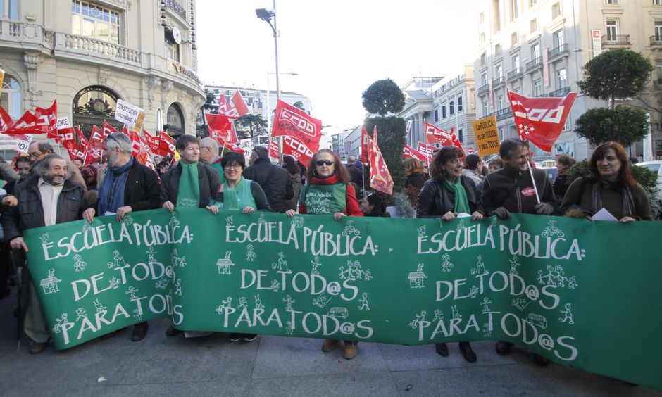 Concentración contra la LOMCE y las reformas educativas