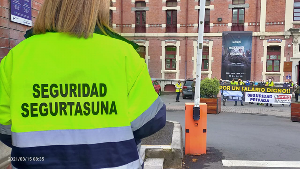 Salarios dignos para los vigilantes de seguridad de la OSI Bilbao-Basurto
