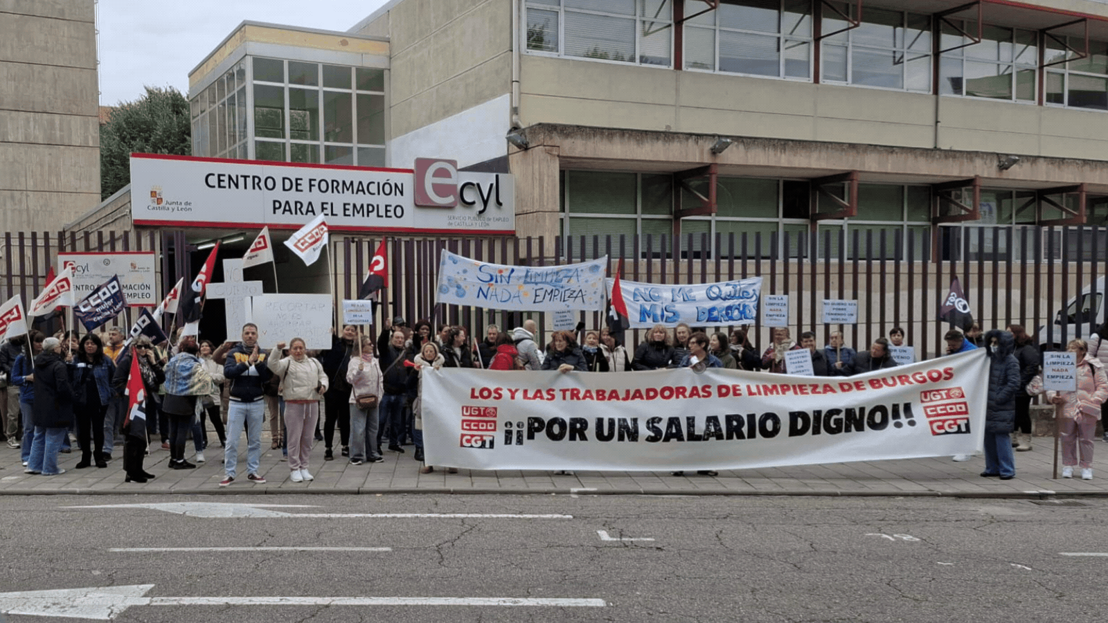 CCOO del Hábitat de Burgos arropa al personal de limpieza en la reunión del Serla