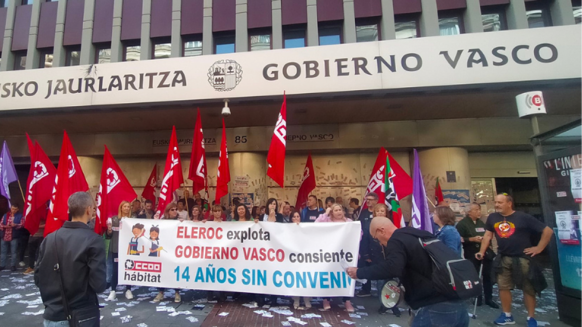 La huelga de las limpiadoras del Gobierno Vasco de Gran Vía 85 de Bilbao cumple un mes