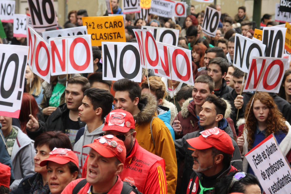 Manifestación de estudiantes contra la reforma de grados universitarios, Madrid #Noal3mas2