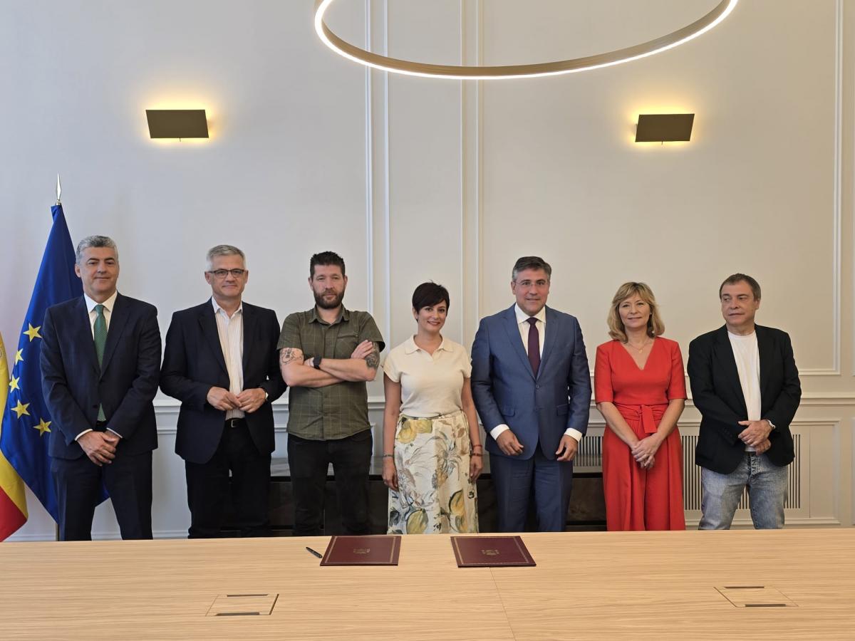 Daniel Barragn participa en la firma de un protocolo entre el Ministerio de Vivienda y la Fundacin Laboral de la Construccin