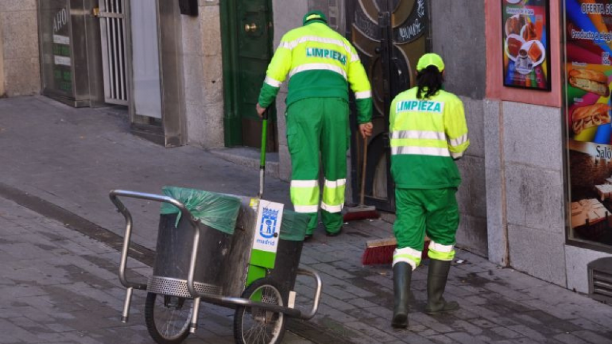 El nuevo contrato de limpieza viaria de la ciudad de Madrid lleva al caos a las plantillas con modificaciones de turnos
