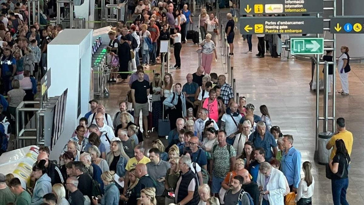 Continua la Huelga de la Seguridad del Aeropuerto del Altet
por el bloqueo en la negociacin con Sureste Seguridad