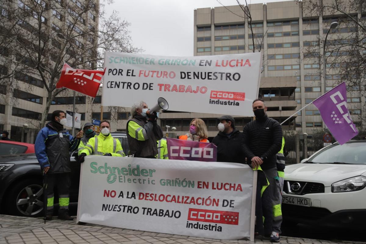 Concentración ante el Ministerio de Industria (8-3-2022)