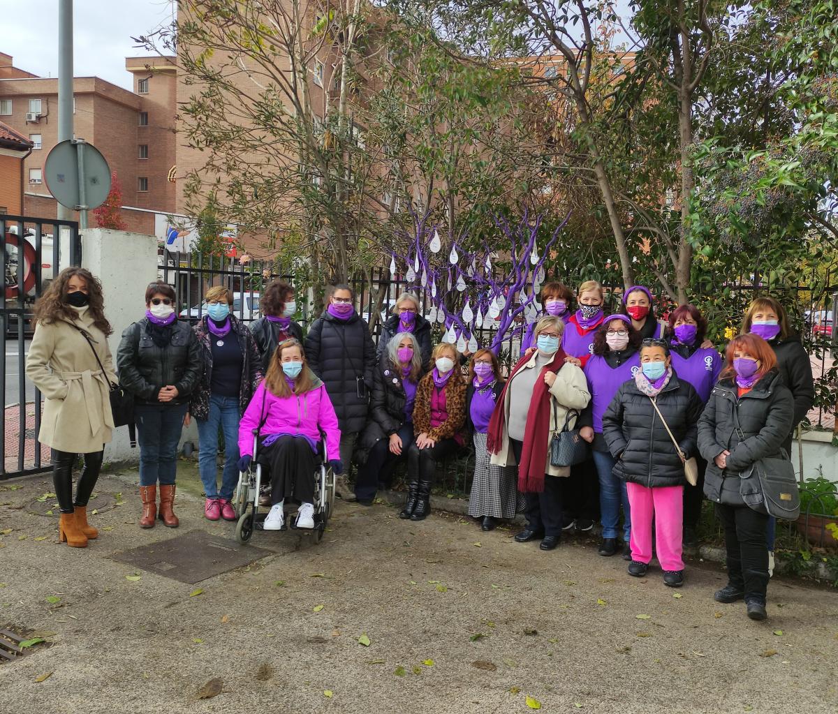 Concentración a las puertas de CCOO Henares