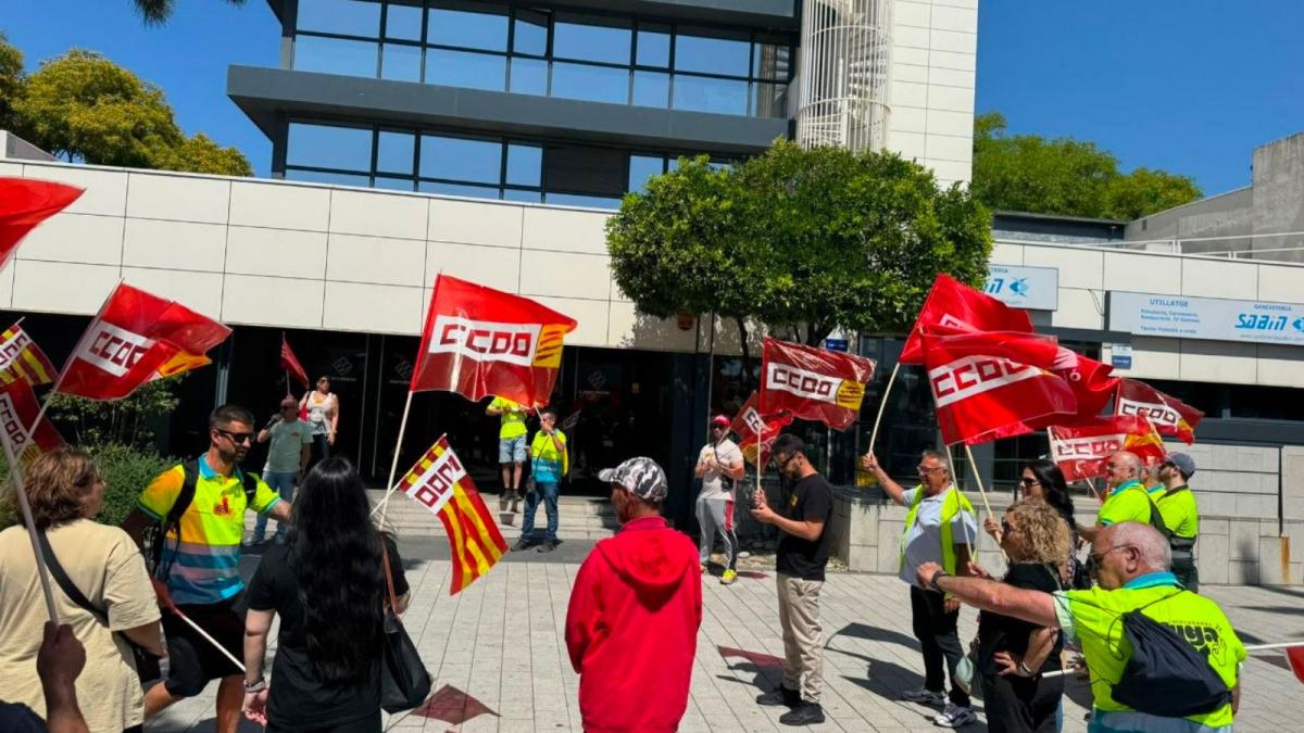 La plantilla de Urbaser se moviliza en Mercabarna ¡Por un convenio justo!