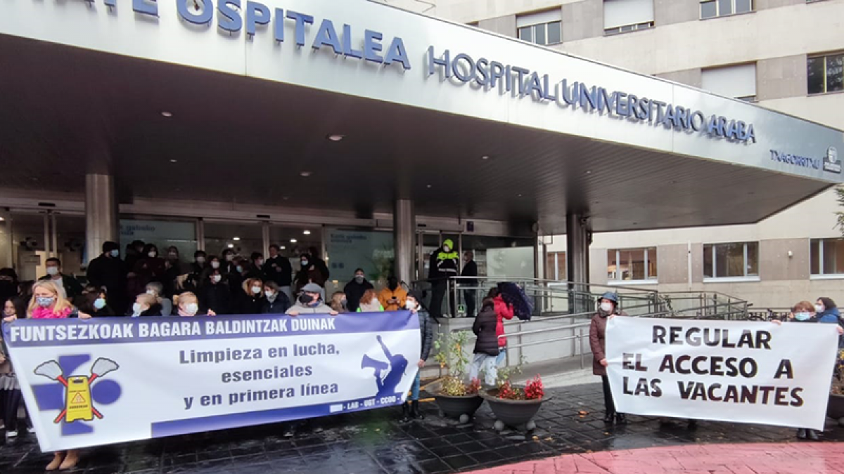 Las concentraciones a las puertas del Hospital de Txagorritxu de Vitoria para exigir un Convenio digno para las subcontratas de Limpieza de Osakidetza continúan