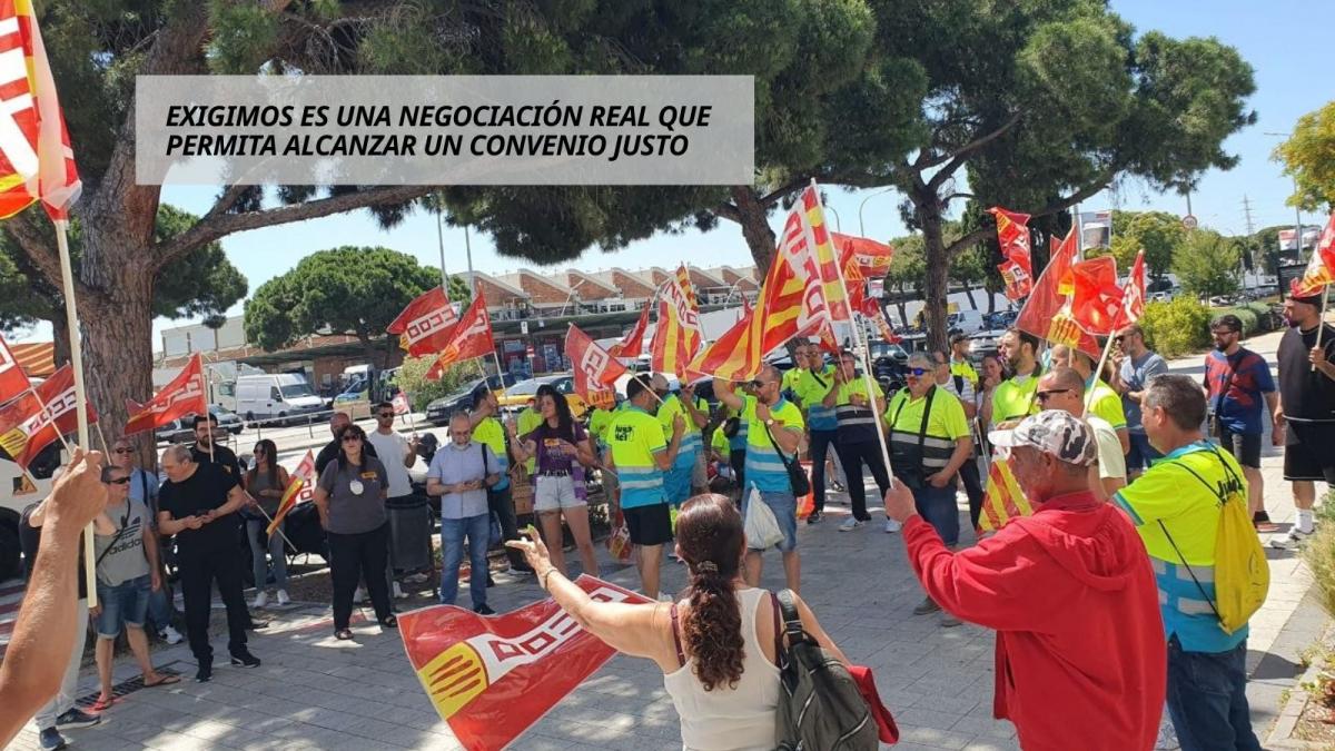 La plantilla de Urbaser se moviliza en Mercabarna ¡Por un convenio justo!