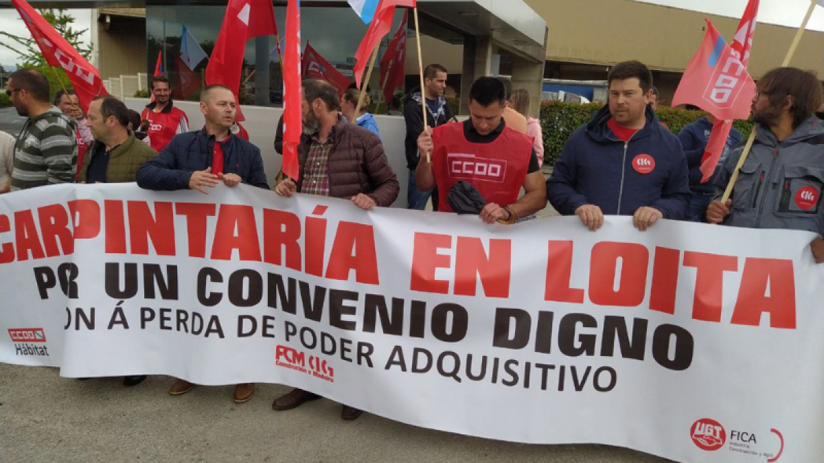 Cuarta concentracin de trabajadores y trabajadoras de la Carpintera y Ebanistera de A Corua