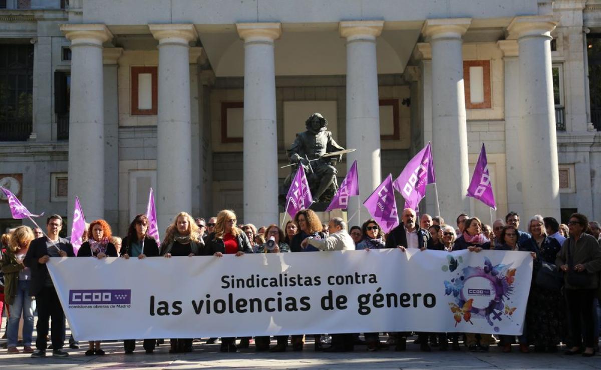 Concentración de repulsa por el asesinato machista en Cuevas de Almanzora