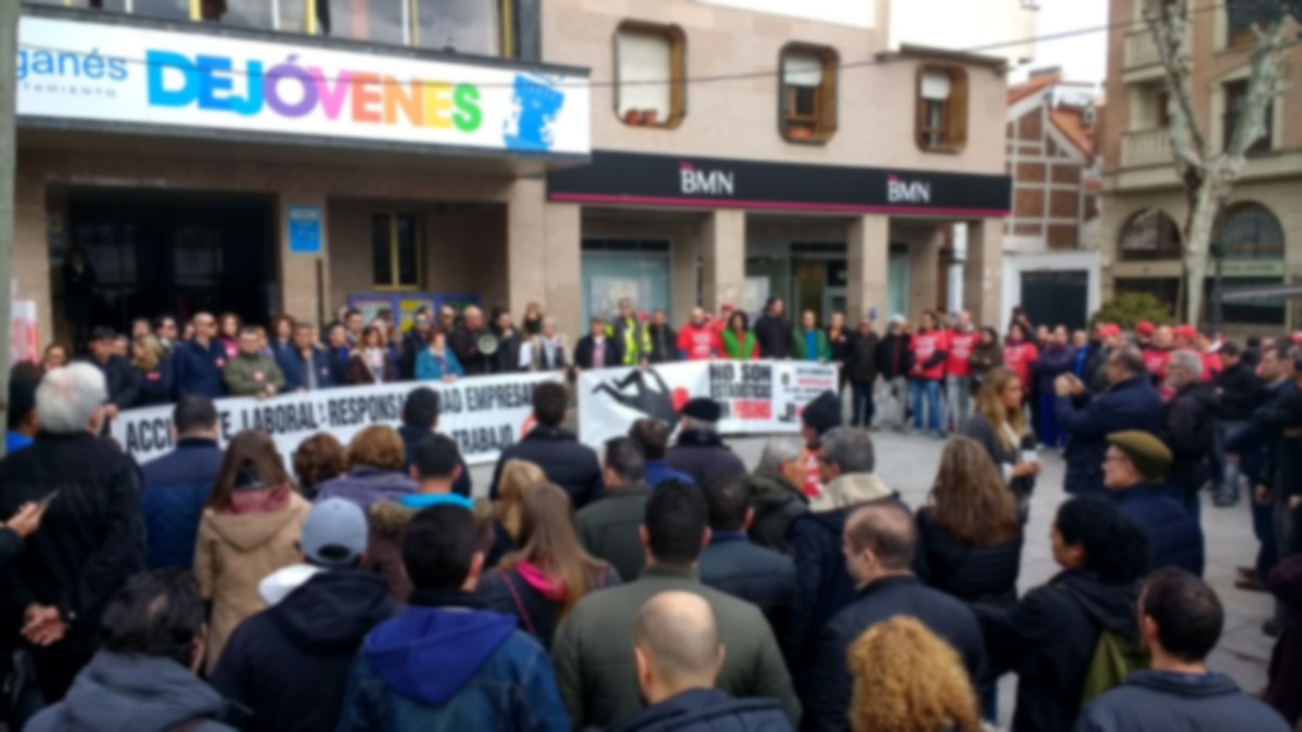 Concentración de protesta por la muerte de un trabajador en un accidente laboral