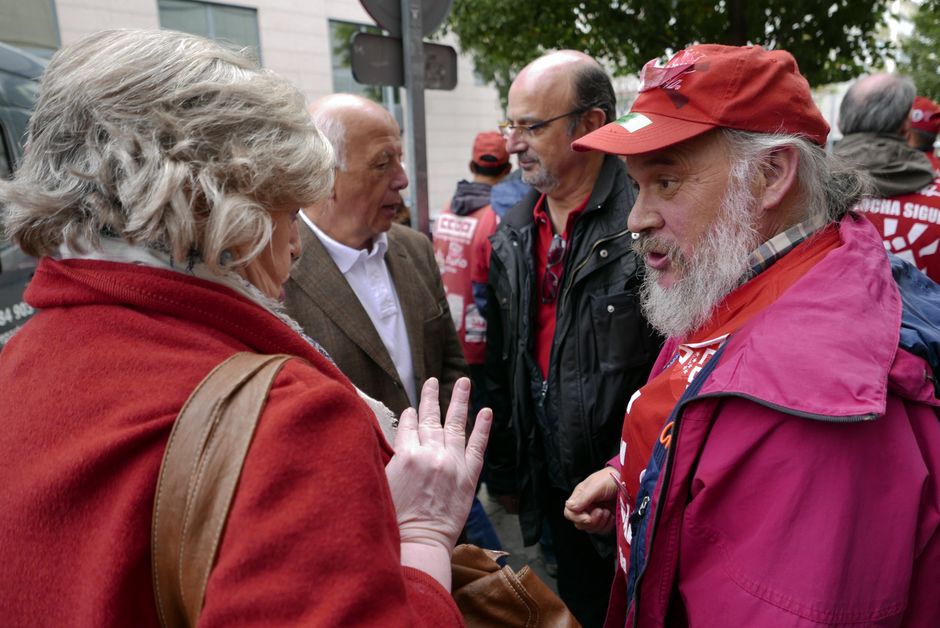 Concentración de apoyo a Juan Carlos Asenjo en los Juzgados de Fuenlabrada