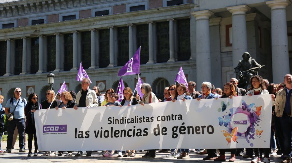 Concentración de repulsa por el asesinato de ayer de una mujer y su hijo en Alcobendas