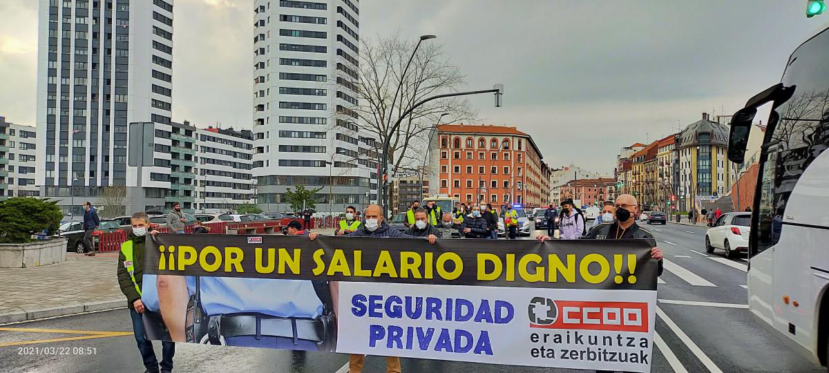 Segundo lunes de movilizaciones en el Hospital de Basurto en Bilbao