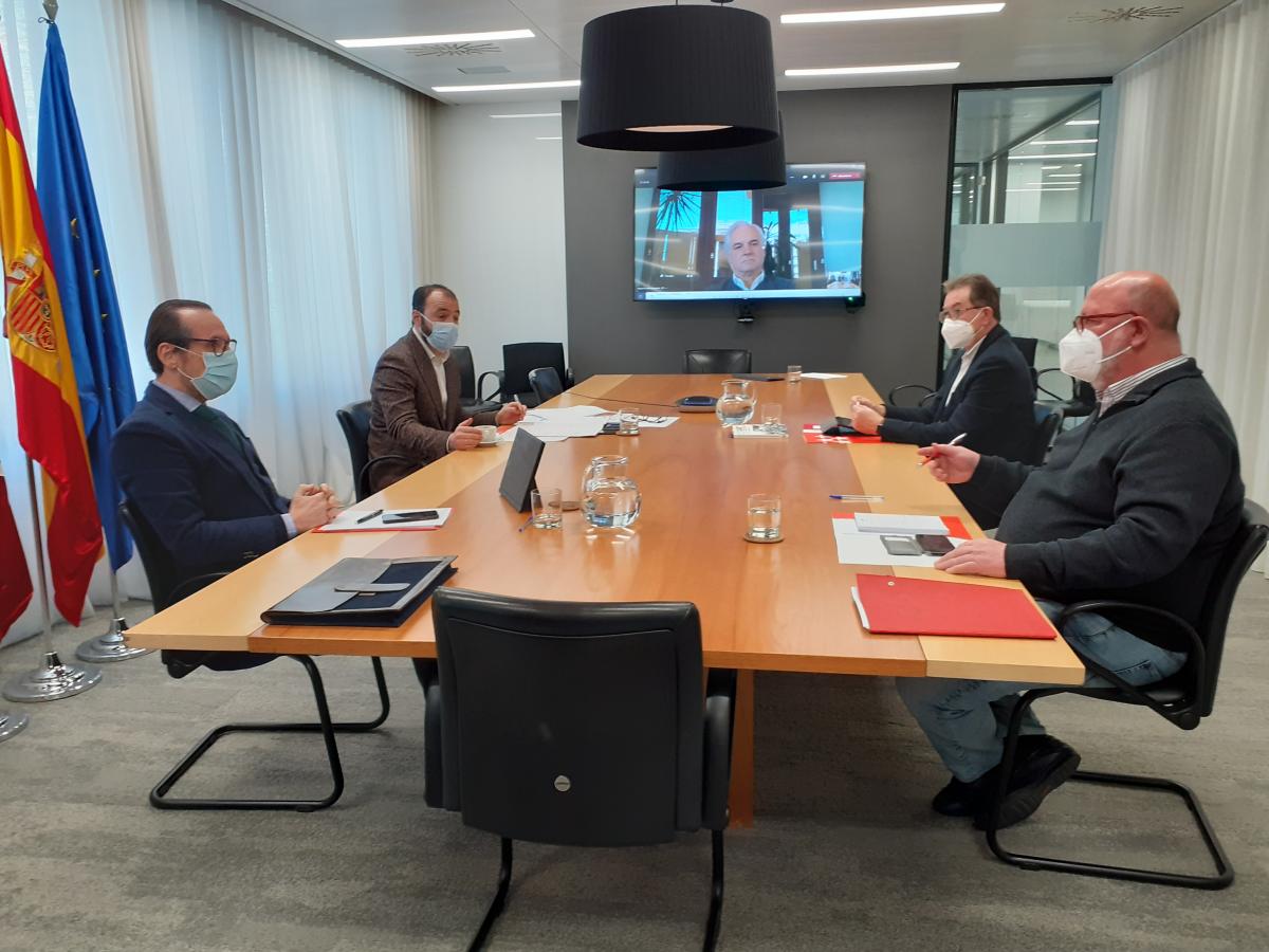 Un momento de la reunión en la sede de la Consejería