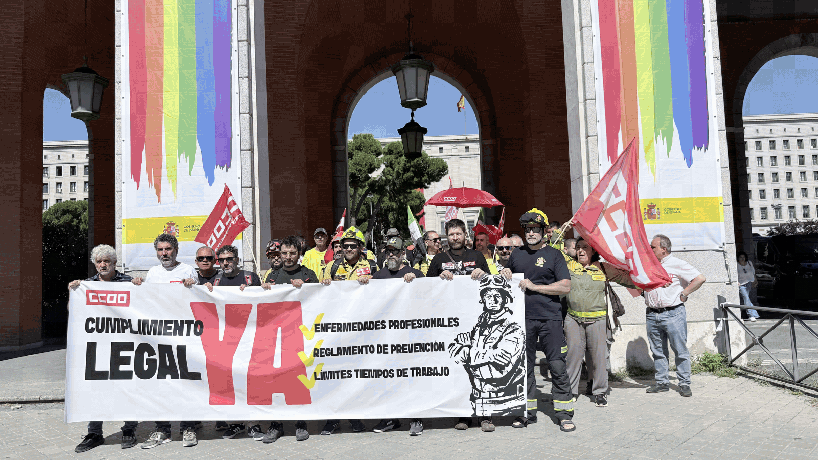 CCOO del Hábitat se moviliza para exigir la protección laboral y el desarrollo de la Ley Básica de Bomberos Forestales