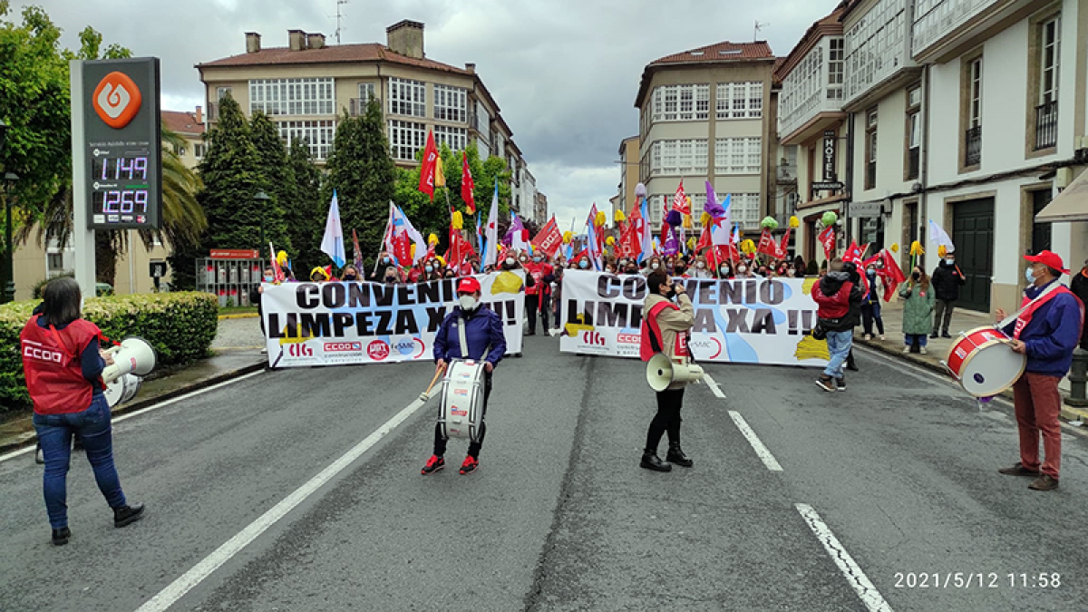 Manifestacin en Santiago de Compostela del sector de limpieza de edificios de la provincia de A Corua