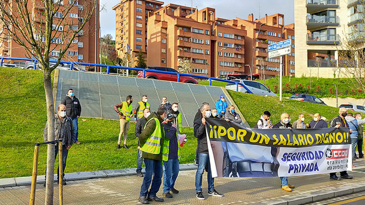 Segundo lunes de movilizaciones en el Hospital de Basurto en Bilbao