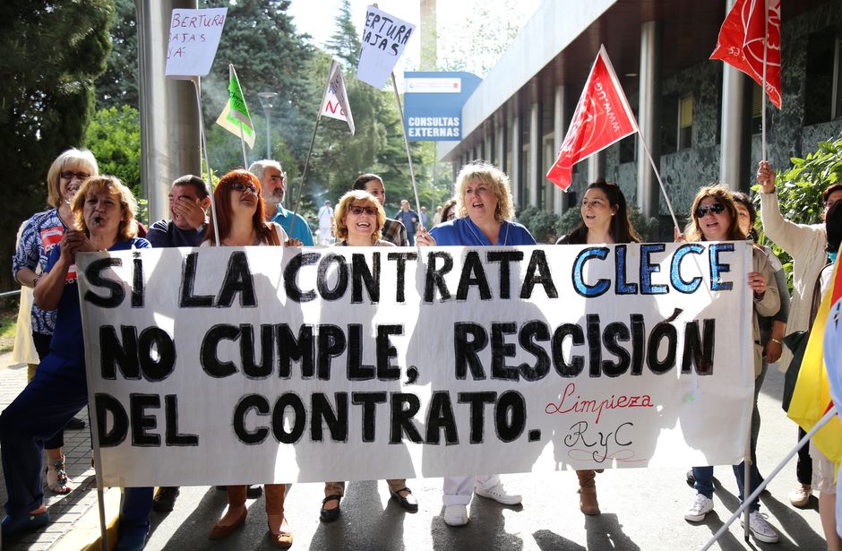 Concentración de la plantilla de limpieza del hospital Ramón y Cajal