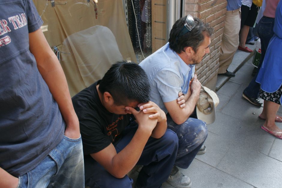 Compañeros de un trabajador fallecido en una obra en Madrid (archivo)