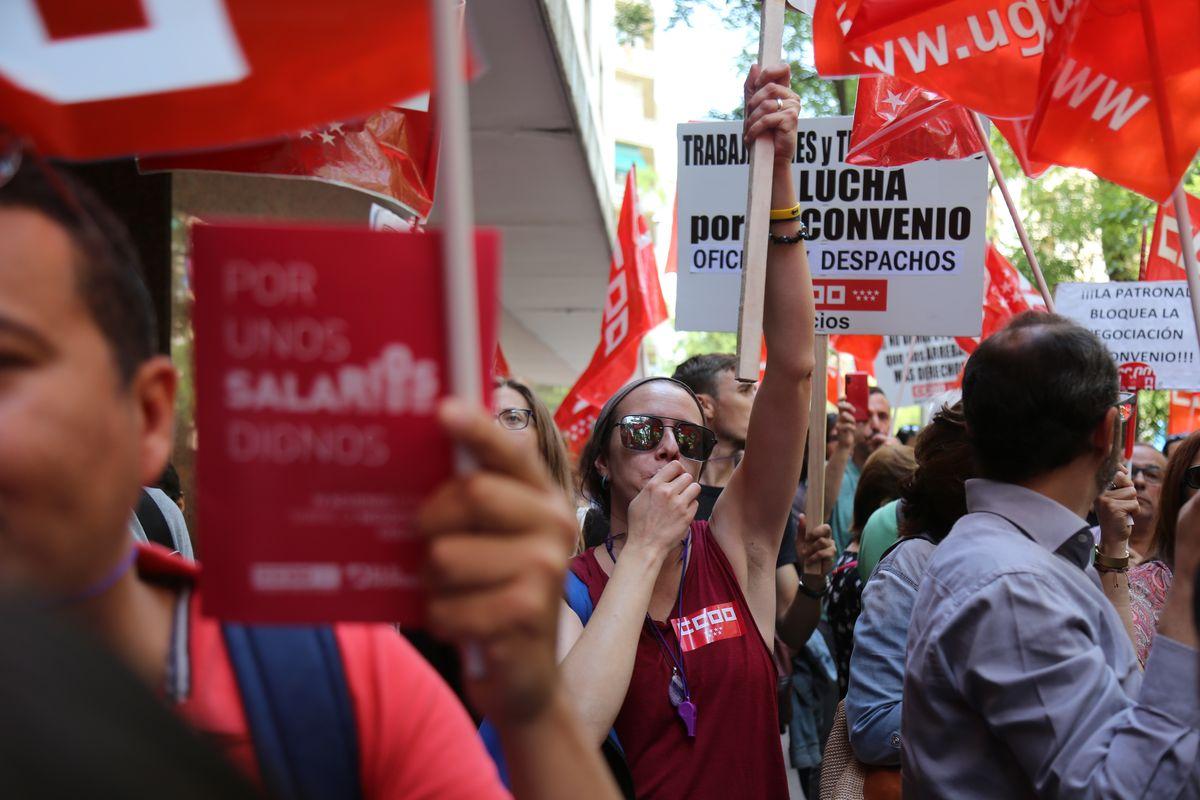 Concentración por un convenio digno en el sector de oficinas y despachos de Madrid
