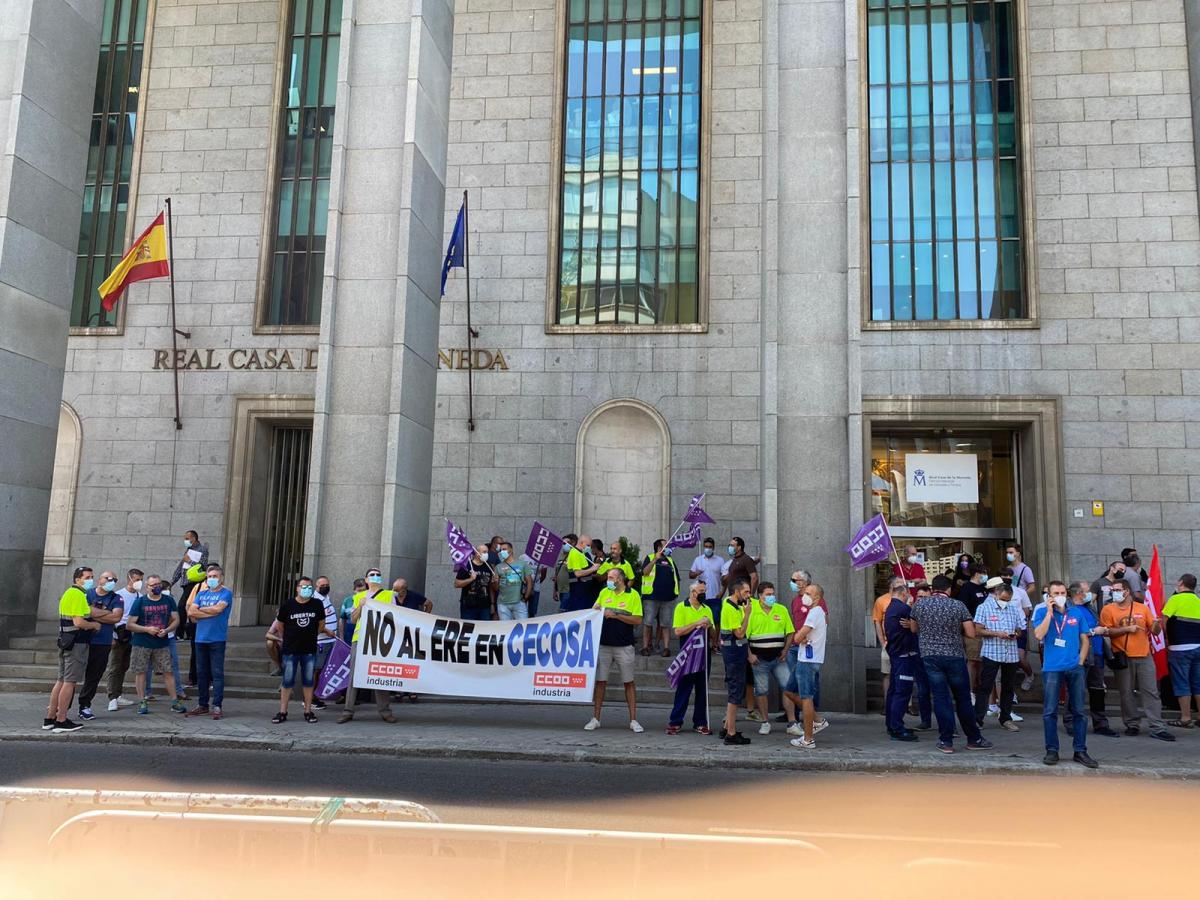 Concentración ante la Casa de la Moneda