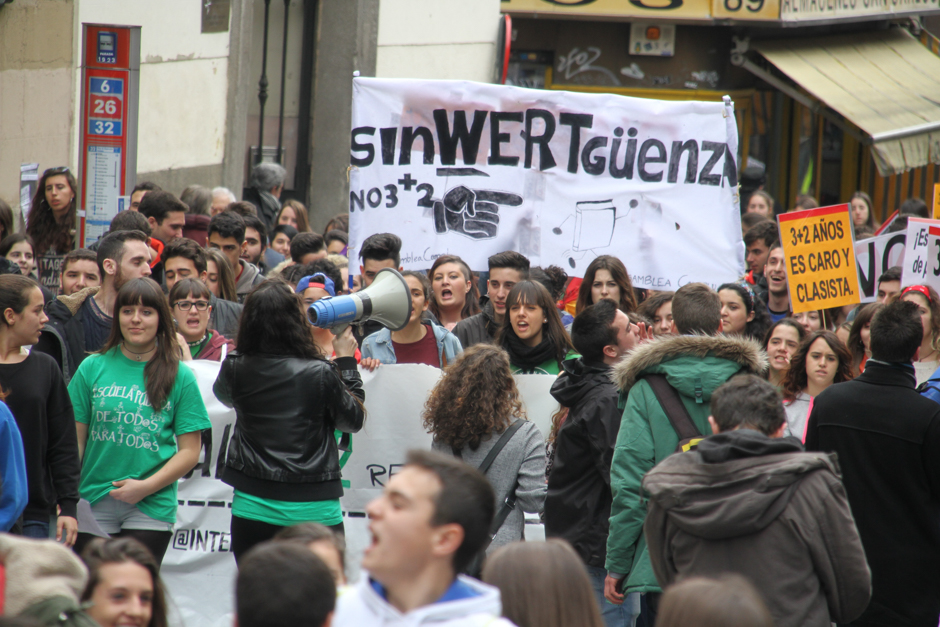 Manifestación de estudiantes contra la reforma de grados universitarios, Madrid #Noal3mas2