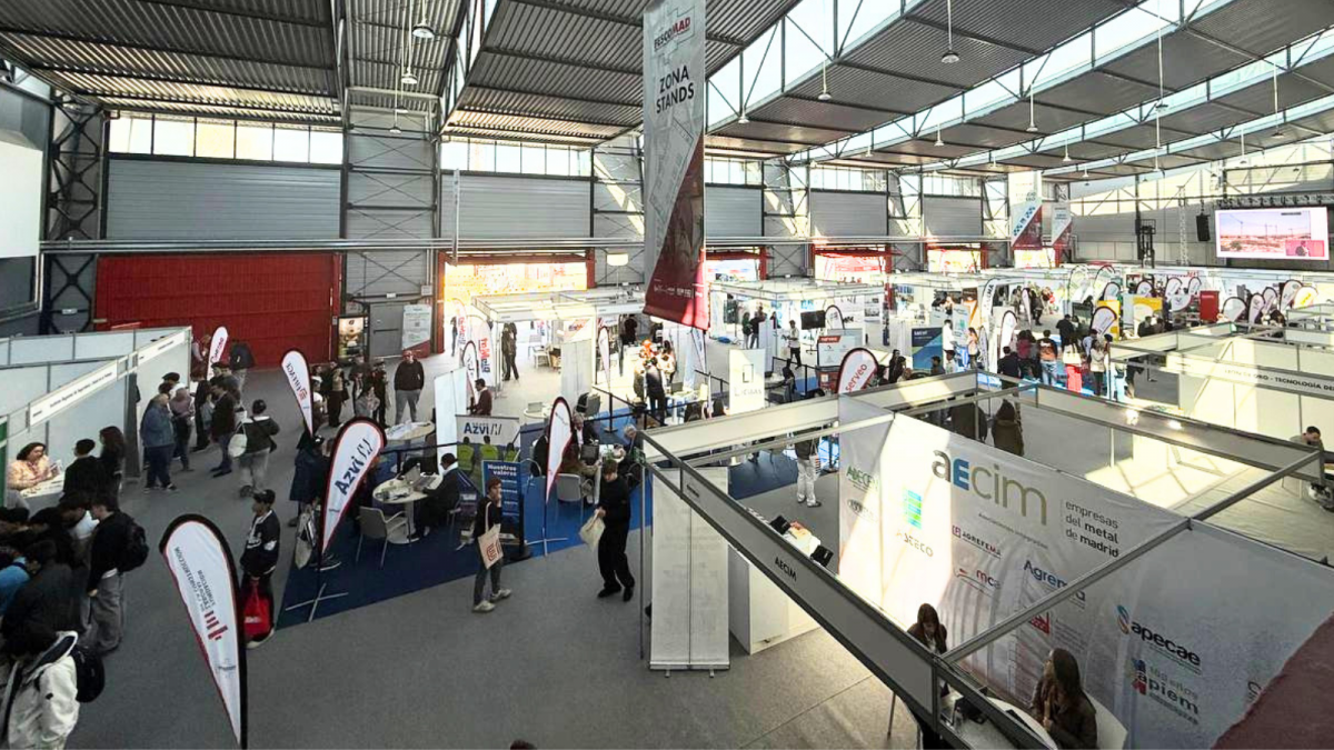 Movimiento en los stands del FESCOMAD